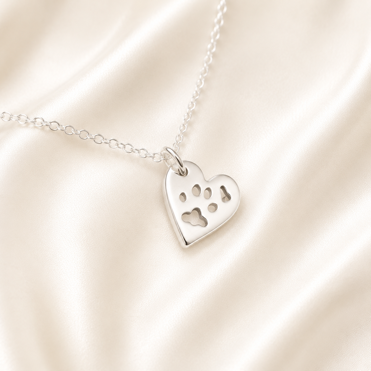 Personalised Pawprint Heart Necklace 2_Ecfbb376 1D8F 4B31 959B Bf465879F8C6